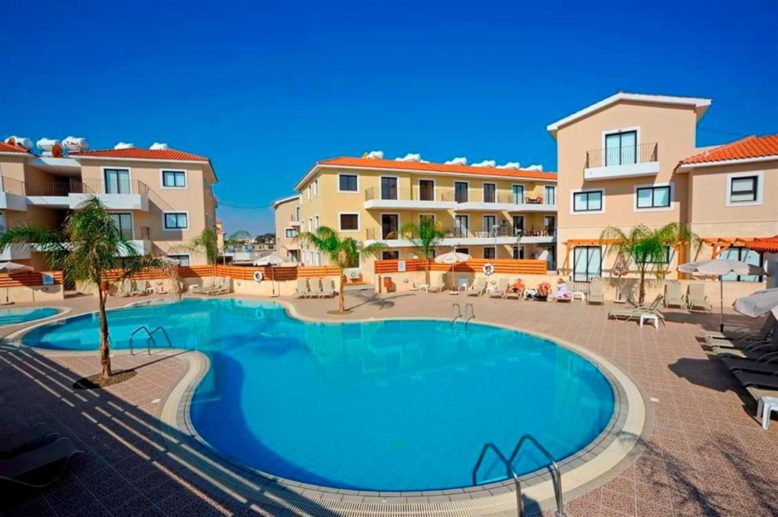 Stay Kyklades Resort & Spa Paralimni Dış mekan fotoğraf